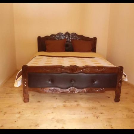 Adishi Guest House Georgia Elisabeth מראה חיצוני תמונה